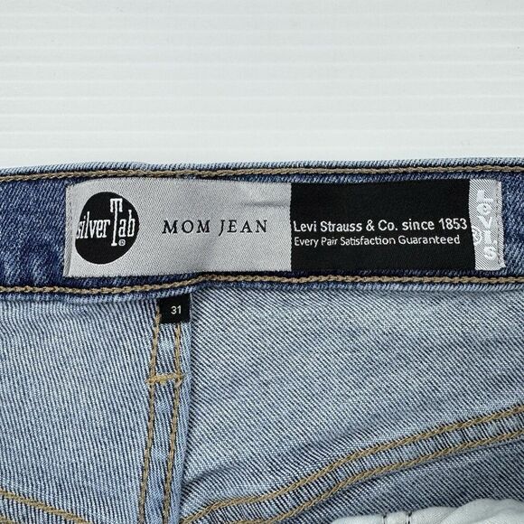 Levi’s SilverTab Mom Jeans Size 31x27 Tapered Light Wash Stretch High Rise - Picture 4 of 14